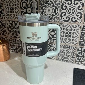 Stanley 40 oz Tumbler limited edition Spearmint Pearlescent